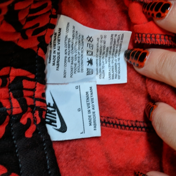 Nike (kids size) sweatpants joggers NWOT - Picture 4 of 5